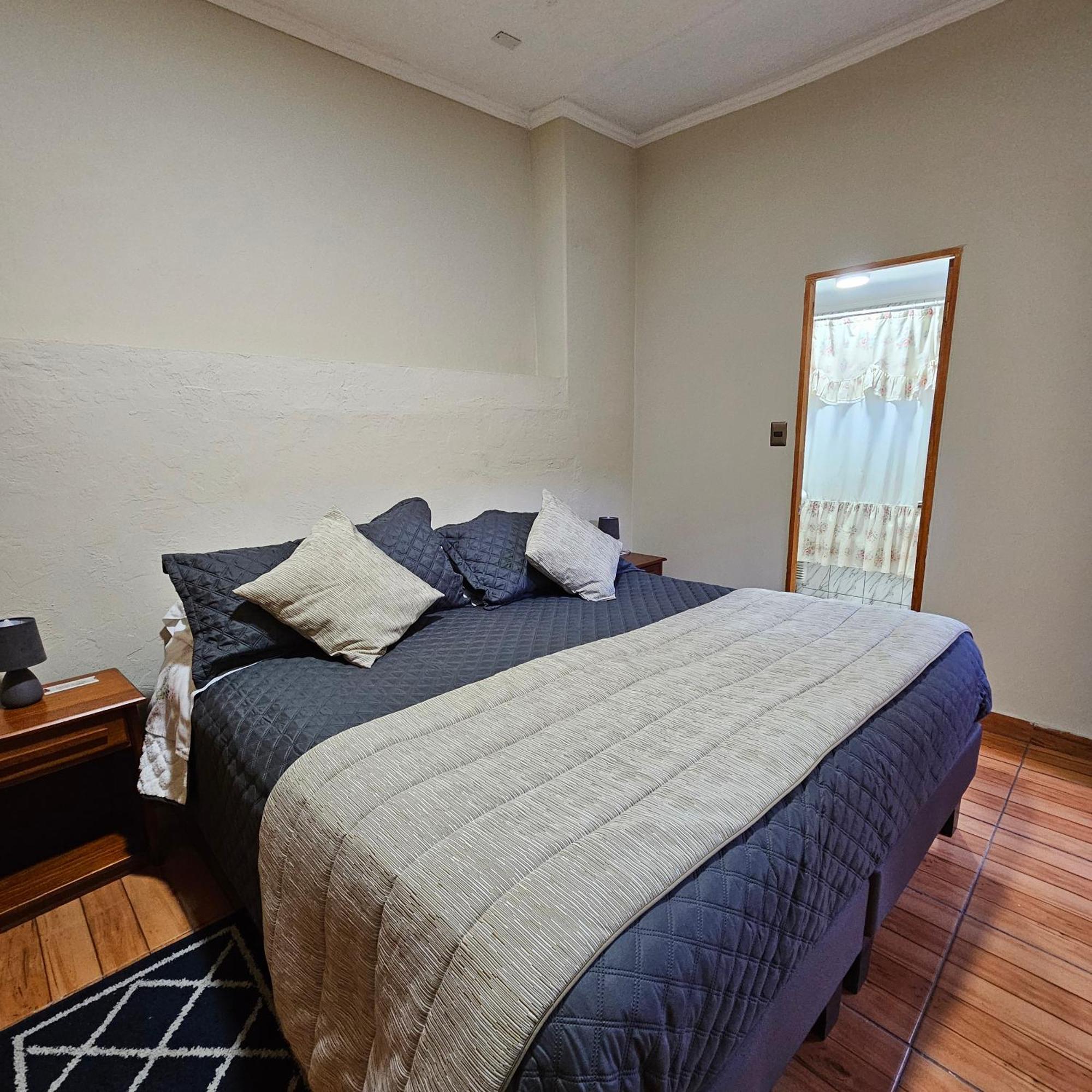 לה סרנה Hostal De Colon מראה חיצוני תמונה