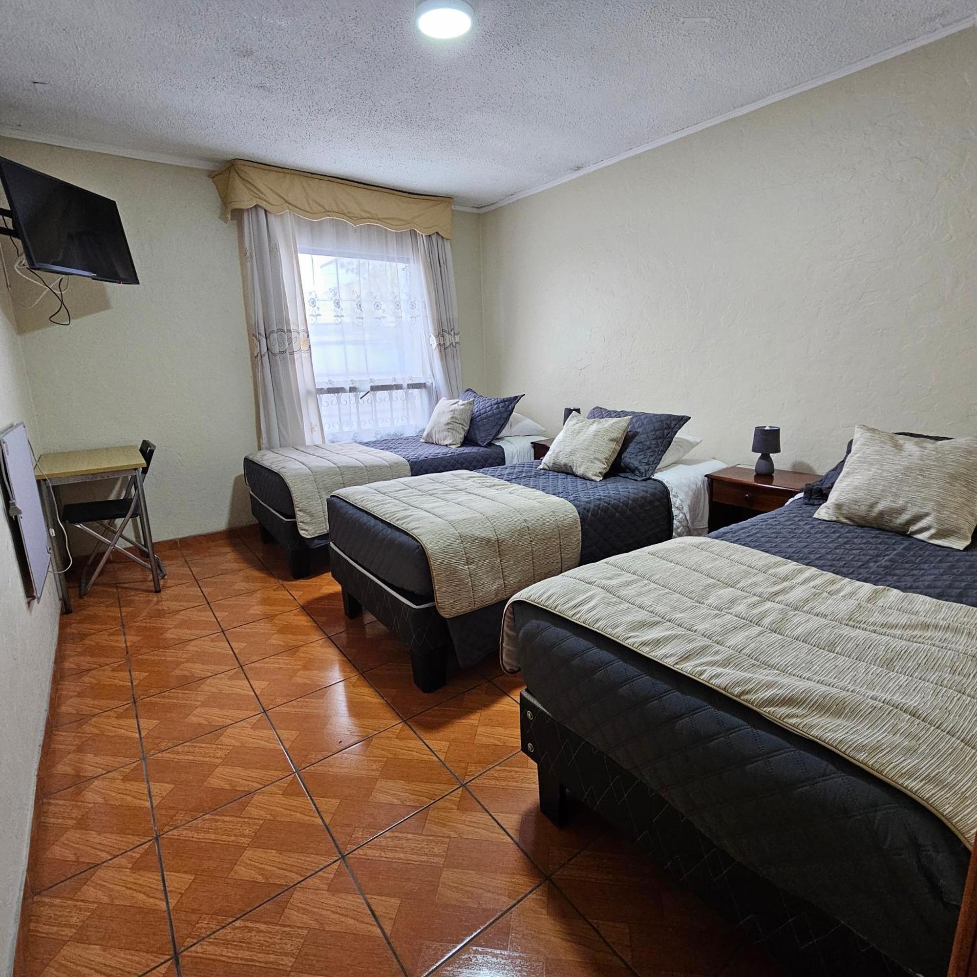 לה סרנה Hostal De Colon מראה חיצוני תמונה