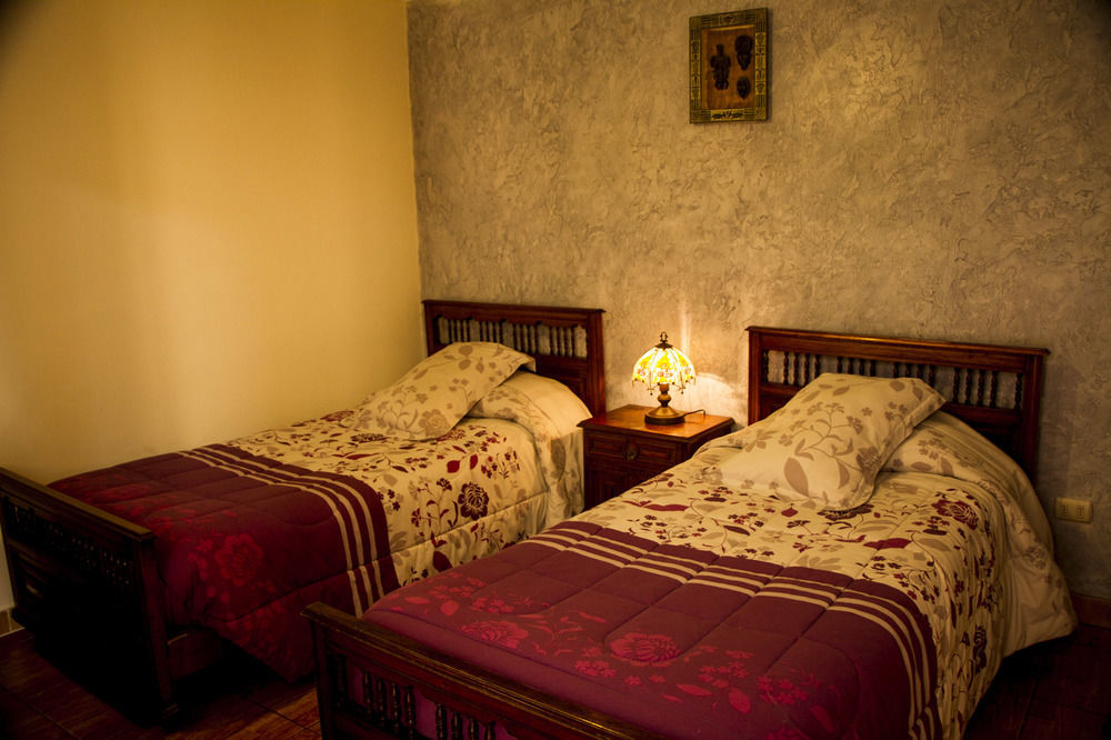 לה סרנה Hostal De Colon מראה חיצוני תמונה