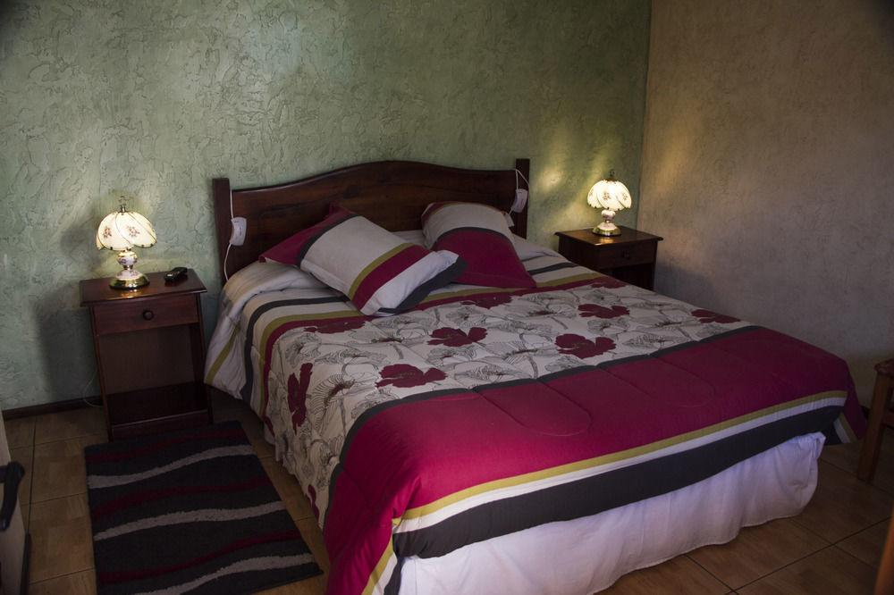 לה סרנה Hostal De Colon מראה חיצוני תמונה