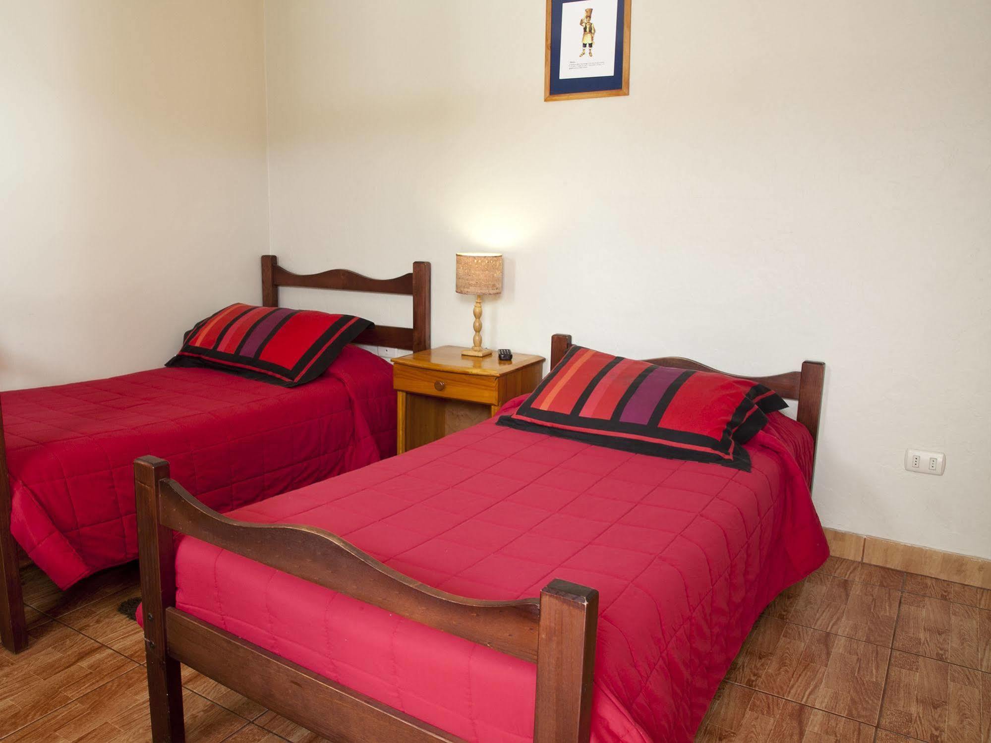 לה סרנה Hostal De Colon מראה חיצוני תמונה