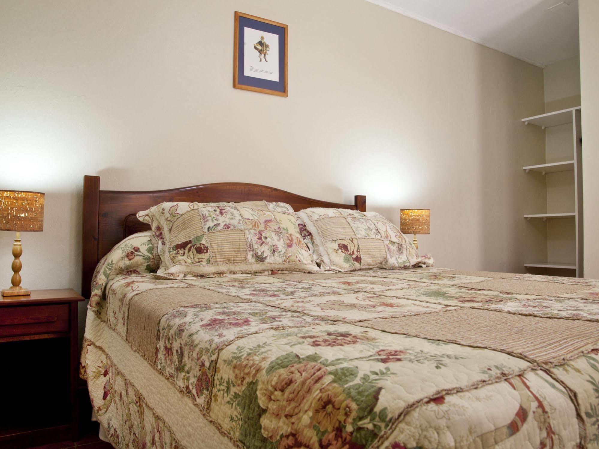 לה סרנה Hostal De Colon מראה חיצוני תמונה