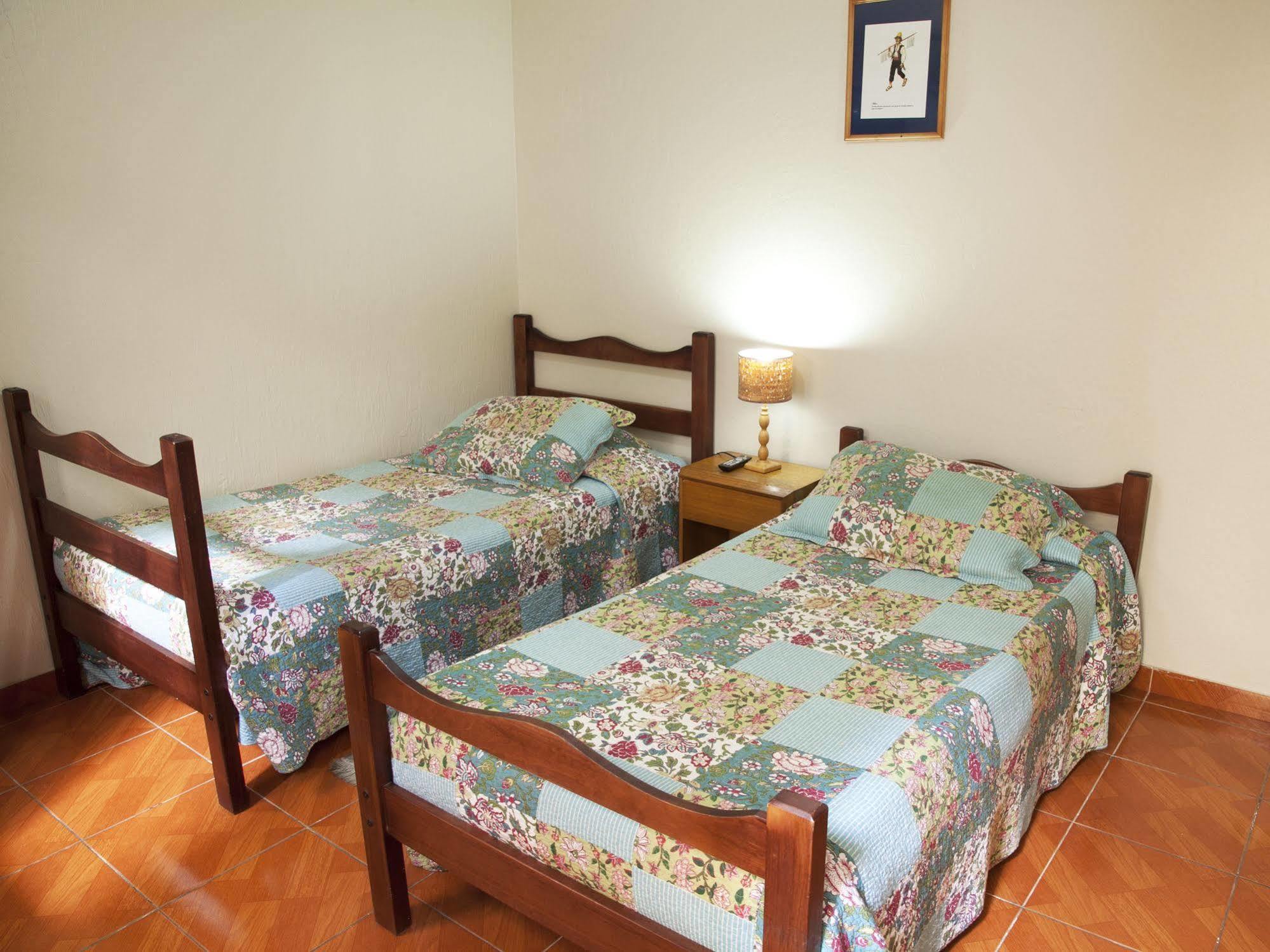 לה סרנה Hostal De Colon מראה חיצוני תמונה